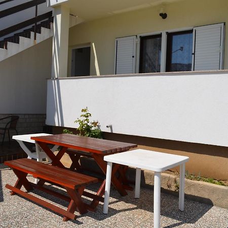 Apartments Aneva 1 Baska  Bagian luar foto