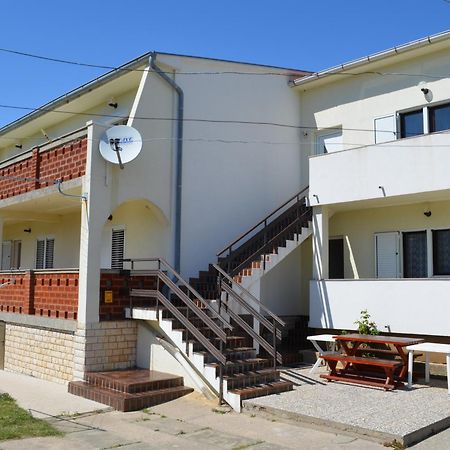 Apartments Aneva 1 Baska  Bagian luar foto